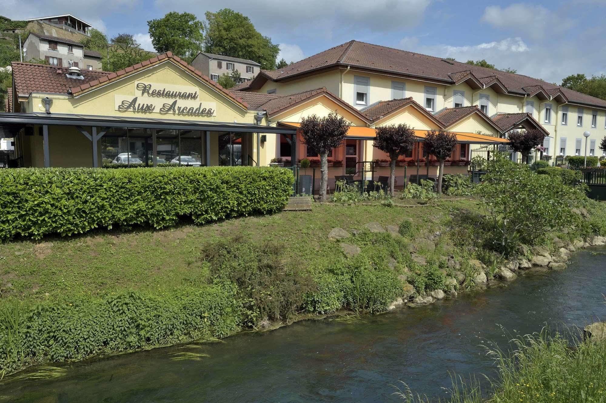 Hotel Aster Restaurant Aux Arcades Briey Exterior foto